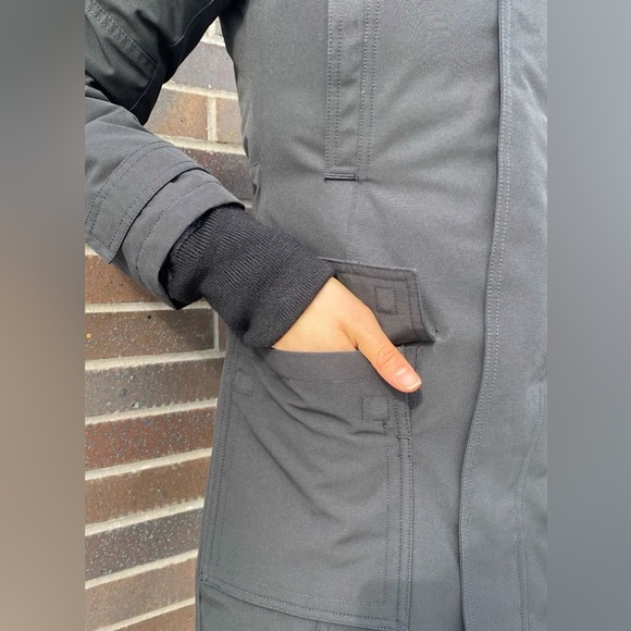 SOLD! Aritzia TNA Bancroft Parka, L (Fits M/L) - Picture 4 of 10